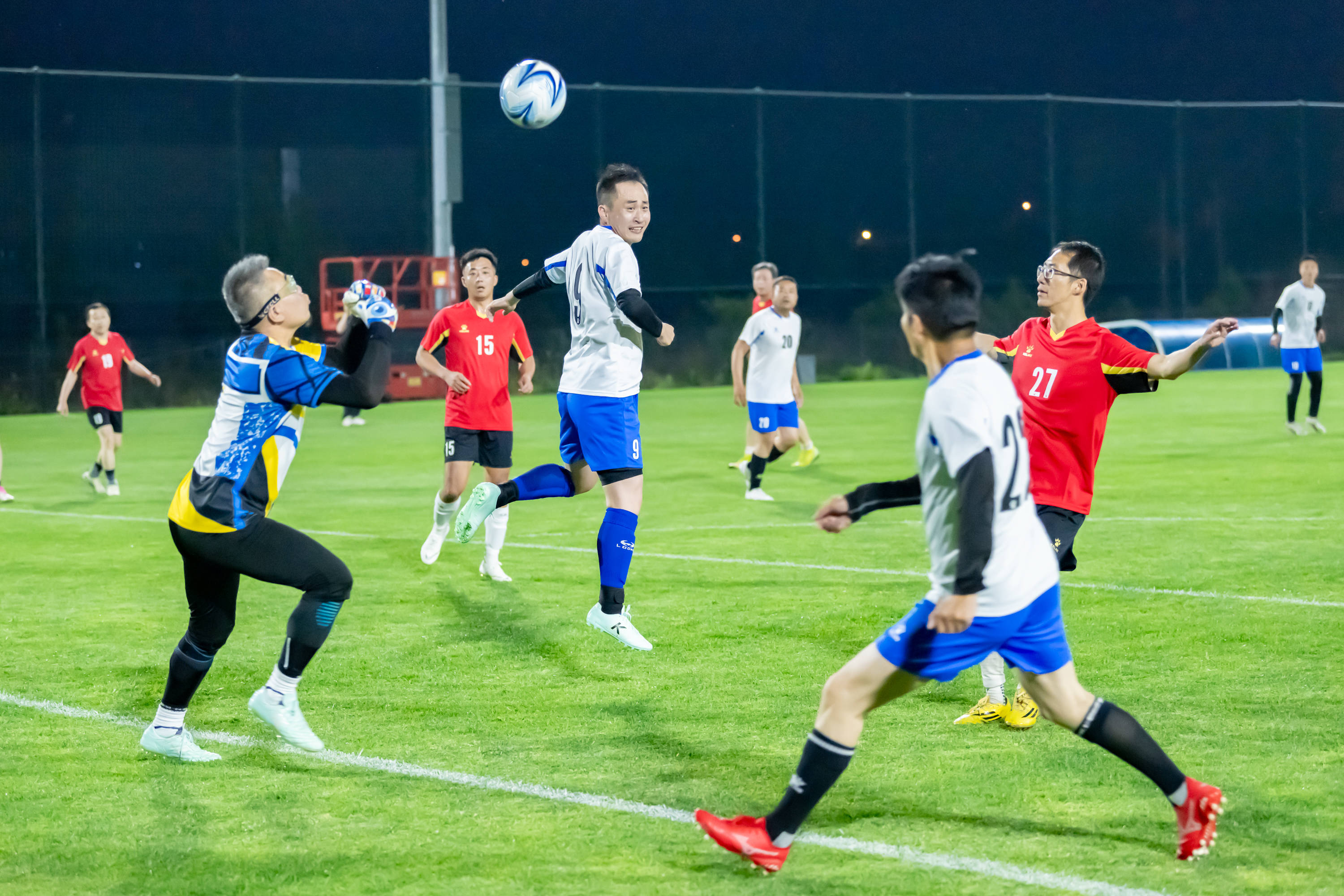 尔俱乐部做 尔俱乐部做