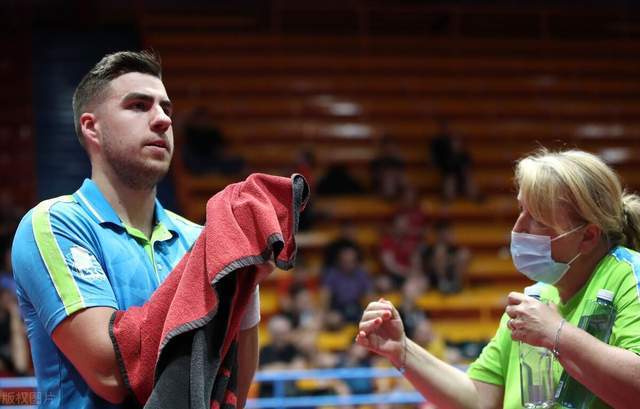 充满不确定 充满不确定