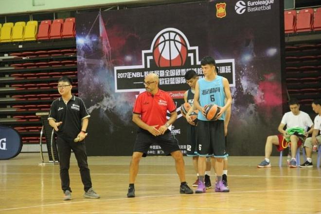 挥拍中国 挥拍中国